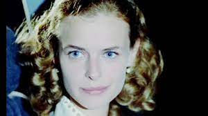 Salvatore gets to meet elena once again. Nuovo Cinema Paradiso Salvatore Elena Alfredo Youtube