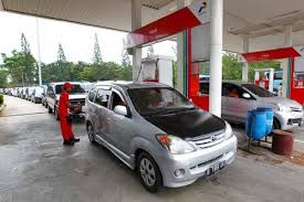 Pom bensin sering digunakan sebagai tempat transit oleh para pengendara, hal ini juga dikarenakan tempat untuk mengisi bensin ini menyediakan beragam fasilitas lainnya. Mau Usaha Spbu Bermodal Rp50 Juta Begini Caranya Ekonomi Bisnis Com