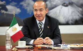 His appearance differs slightly between his two appearances. Estas Son Las Medidas Que Aplico Calderon Para Enfrentar La Influenza