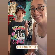 A beautiful soul session today at the cafe with Kim Veale Brian Grindrod,  Julie Champion and friends. thankyou, really added to the vibe and gorgeous  weather! Was like a mini Business Foundations