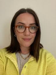 Abby Toth's Instagram, Twitter & Facebook