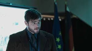 Martin findet auch heraus, dass rauhweiler sich für das ende eines embargos für waffenverkäufe an zahiristan einsetzt. Das Ende Der Wahrheit 2019 Film Trailer Kritik