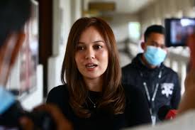 She debuted in 2007 and actively appeared in a few television dramas and also popular in the drama setia hujung nyawa as ersalina. Actress Nelydia Senrose Ordered To Pay Over Rm89k In Damages For Breach Of Agreement The Star