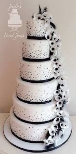 Black And White Wedding Cake Cala Lily Cake Black And White Wedding Cake Black Wedding Cakes White Wedding Theme