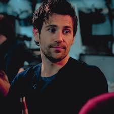 Matt Ryan as Mick Rawson icons like/reblog if using/saving