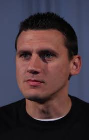 Moderator alex schlüter verärgert den coach dabei so sehr, dass er gleich mehrfach genervt antwortet. Ralph Gunesch Wikipedia