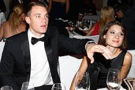 Manuel neuer ist der legendäre torhüter der deutschen nationalmannschaft und bei der bei den spielen immer mitfiebern wird auch seine freundin nina weiss. Manuel Neuer Nach Trennung Von Freundin Kathrin Gilch Eine Neue Wunderweib