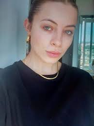 Charlotte Jordan (Daisy) Still beautiful with no makeup