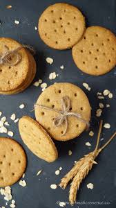 Digestive Biscuits Whole Wheat Oats Digestive Cookies Aromatic Essence In 2020 Digestive Cookies Digestive Biscuits Low Calorie Oatmeal Cookie