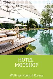 Im Wellnesshotel Mooshof Verbringen Wellnessurlauber Inmitten Wunderschoner Natur Und Erleben Zugleic Wellnesshotel Ostsee Ferienhaus Wellness Bayerischer Wald