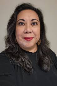 Lara Tucker's Instagram, Twitter & Facebook