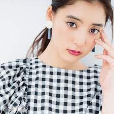 シャネルの夏新色で 優子が大人可愛いの極みに 新木優子のメイク連載 15 メイクタイプ 美しいセレブ 顔