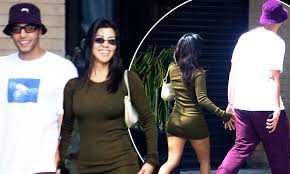 The reality star celebrated her 42nd birthday on sunday, and her boyfriend travis barker made sure it was a memorable one. Kourtney Kardashian Exclusive Reality Star 40 Is Back Together With Younes Bendjima 26 Daily Mail Online