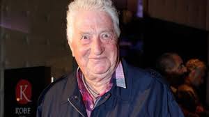 L'attore gianfranco d'angelo è morto nella notte fra il 14 e il 15 agosto al policlinico gemelli di roma dopo una breve malattia avrebbe compiuto 85 anni il su rai 1, tra il finire degli anni 70 e l'inizio degli 80, è ancora protagonista di programmi comici, questa volta sganciato dal gruppo del bagaglino: Tt4jcuzdgtnbwm