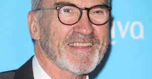 Larry Lamb Net Worth