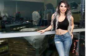 Lizbeth Rodríguez, la ex chica Badabun, de espaldas en bikini y con inusual  vista de sus tremendos atributos - La Raza