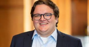 Andrew Searles '25 Says 'Hola' to UVA Law