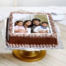 7 engagement ring trends you'll see in 2021 the biggest engagement ring trends by decade Wedding Cake Online Wedding Engagement Reception Cakes Wedding Cakes Igp