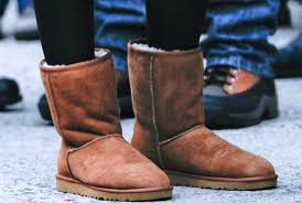 Sheep have very little ability to defend themselves, even when compared with other prey species kept as livestock. Are Ugg Boots Made From Sheepskin Snopes Com