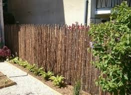 Lorsque vous choisissez des clôtures bambou, vous optez pour une clôture de jardin écologique à l'aspect naturel, souvent utilisée dans les jardins japonais. Votre Cloture En Bambou Et La Reglementation Planete Bambou France