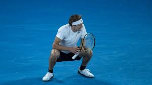 The german, who went on to book his place in the last four with a straight sets win, was left furious with a a close line call during his encounter with alejandro. Alexander Zverev Sorge Vor Australian Open Auftakt Wegen Ruckenproblemen Bei Deutschen Tennisstar Eurosport