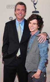 Neil Flynn Charlie Mcdermott Photostream Charlie Mcdermott The Middle Tv Show Neil Flynn