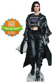 Huntress Birds Of Prey Makeup Huntress Helena Bertinelli Birds Of Prey Lifesize Cardboard Cutout In 2020 Helena Bertinelli Birds Of Prey Huntress
