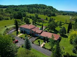 Que vous soyez à la recherche d'activités extérieurs passionnantes ou désiriez seulement admirer le panorama, gers est une destination parfaite si vous aimez jouer dehors. Accueil Le Domaine Des Cypres Site Du Domaine Des Cypres