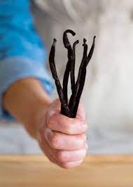 How To Scrape The Seeds From A Vanilla Bean | Kitchn