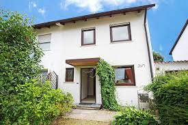Reihenmittelhaus mieten in ludwigsburg, mit stellplatz, 430 m² grundstück, 380 m² wohnfläche, 14 zimmer. Tolias Immobilien Gmbh