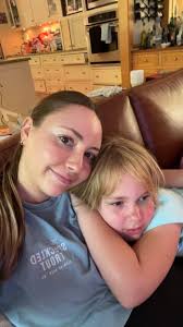 Hi moms 💕 Babysitter here 👋🏻 and available for the weekend!