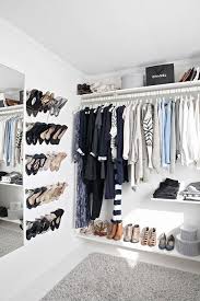 Idees Dressing Avec Rangements Pour Chaussures Vetements Et Garde Robe Complete Idee Dressing Deco Dressing Amenagement Dressing
