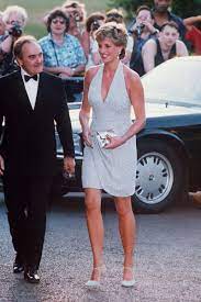 And, turns out, the photos are even more i need a. Princess Diana Attends A Charity Party Hosted By Vanity Fair Magazine At The Serpentine Gallery In Princess Diana Fashion Princess Diana Princess Diana Family