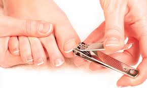 how to use nail clippers the right