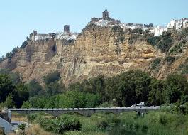 Our guide to arcos de la frontera gives you expert recommendations on the best attractions, restaurants, hotels, and more. File Arcos De La Frontera Jpg Wikimedia Commons
