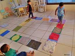Las autoras presentan los objetivos de la colección. Textura Juegos De Ninos Infantiles Clases De Arte Para Ninos Juegos Para Ninos