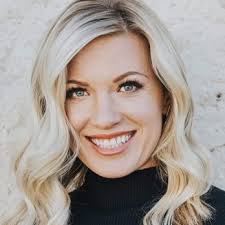 Margie Hare's Instagram, Twitter & Facebook