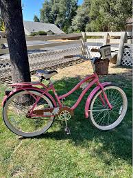 huffy 26 inch woman's Panama, Jack, pink cruiser bike ￼