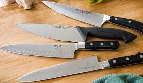 We also talk about the 4 recommended cooking knives that every kitchen must have. 12 Popular Type Of Kitchen Knives And Their Uses Homegearx