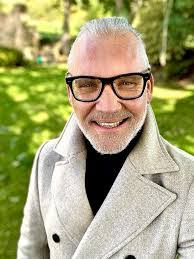 Joyce Hutter's Instagram, Twitter & Facebook