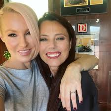 Soooo blessed and happy to get a little ninja visit in with my beautiful  BFF in Texas. ❤️❤️❤️ @deedeepietzsch