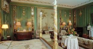 Green And Gold Bedroom Dunrobin Castle Scotland Old World Bedroom Castles Interior Historic Homes