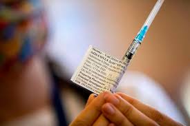 The johnson & johnson vaccine has the advantages of being one shot, not two, and being stored at regular refrigeration temperatures for up to three months. La Ema Investiga Cuatro Casos De Trombosis Con La Vacuna De Johnson Johnson