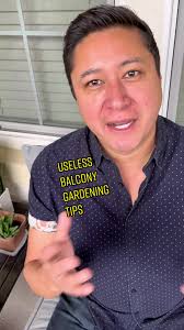 Apparently you shouldn’t worry if your serrano peppers turn red. #GardenTok  #GardeningTips #Chile #Serrano #SerranoPeppers #UselessBalconyGardeningTipa