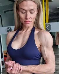 First 2 meals of carb up in the bag....little bicep vein is back 🤣 Here we  go again for the last of the season @bwardy1986 The last 3 weeks have been  the