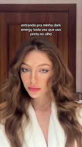 Entrando na Dark Energy com Maquiagem Preta