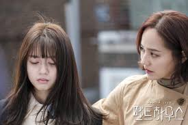 Drakorindo adalah website tempat download film drama korea dan film box office terbaru dengan subtitle indonesia yang dibagikan secara gratis dengan pilhan genre mulai dari aksi, komedi hingga romantis semuanya ada di drakorindocc.com. Kim Hyun Soo Dan Kim Young Dae Raih Popularitas Tak Terduga Di The Penthouse Viu