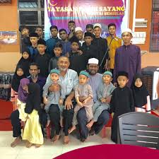 Namun keazaman yang kuat serta kecintaan terhadap agama islam membantu untuk bertahan. Alhamdulillah Prof Madya Dr Haji Mohd Farid Ravi Facebook