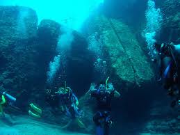 It is the last of the islands in the ryukyu islands chain, and lies 108 kilometers (67 mi) from the east coast of. Yonaguni Monument Yonaguni Japan Megalithic Builders