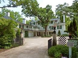 10 Chimneys Located In Genesse Depot Waukesha County Wisconsin Was The Home Of Broadway Actors Lynn Fontanne Alfr Maine House Waukesha County Wisconsin